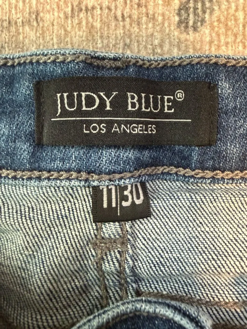 Judy Blue Boyfriend Fit Medium Wash Distressed High Rise Jeans 30 Classic Denim